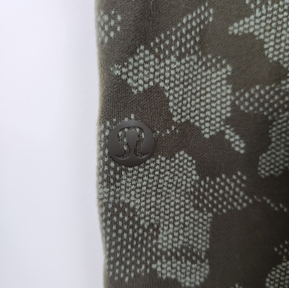 Lululemon Ready to Rulu Camo Joggers Size 4. - Picture 4 of 9